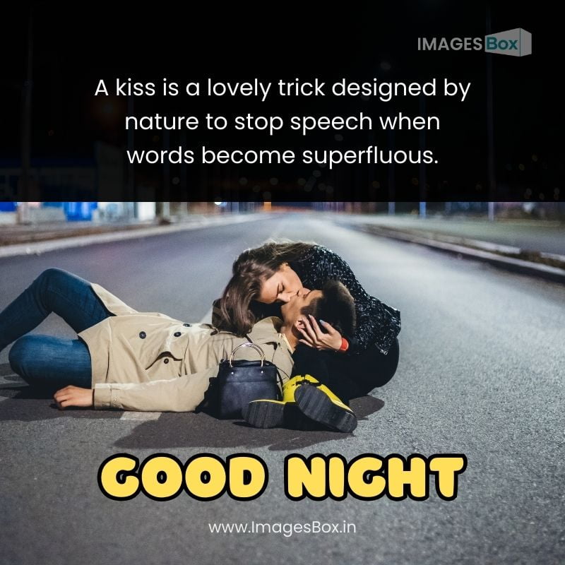 Kissing on the night street-good night love kiss images for girlfriend